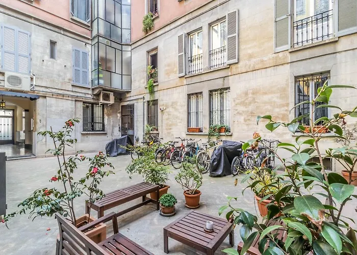Milan City Center Elegant Flat 4-Pax - Metro M1 - Fast Wifi - Ac & Balcony